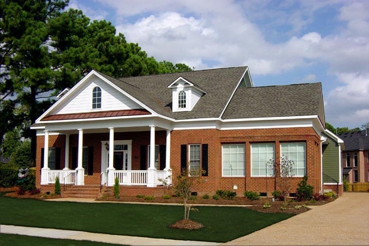 Traditional Plan with 3353 Sq. Ft., 4 Bedrooms, 4 Bathrooms, 2 Car Garage Picture 8