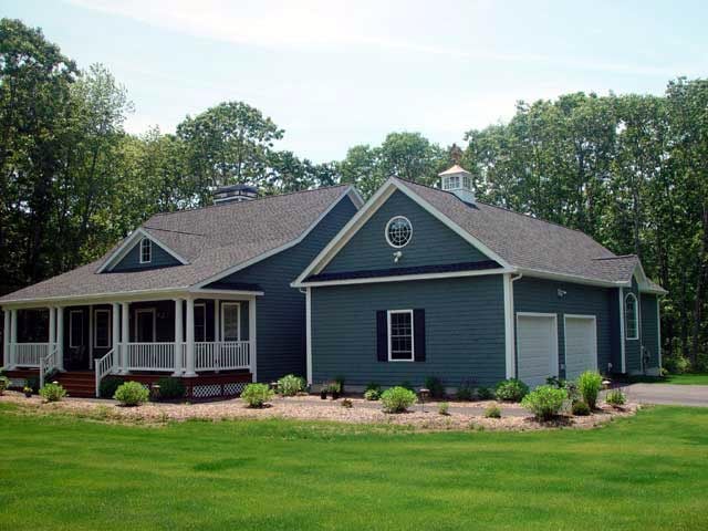 Cottage, Country Plan with 1973 Sq. Ft., 3 Bedrooms, 2 Bathrooms, 2 Car Garage Picture 4