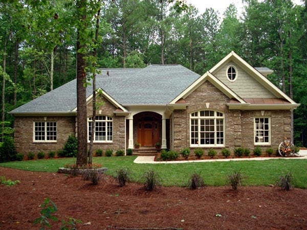 Traditional Plan with 2461 Sq. Ft., 3 Bedrooms, 4 Bathrooms, 3 Car Garage Elevation