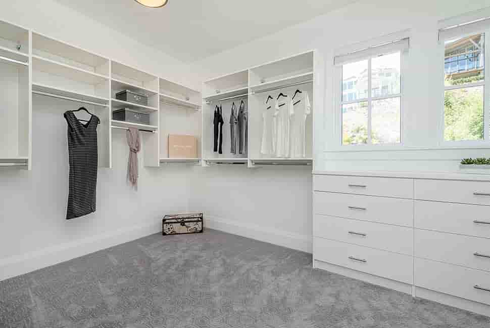 Gallery Picture 12