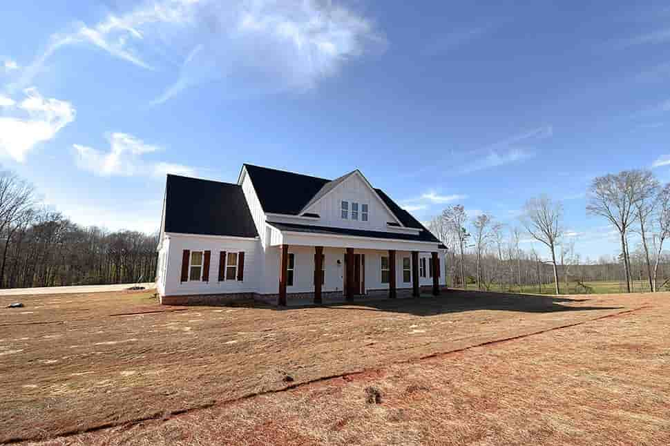 traditional-style-house-plan-56710-with-4-bed-3-bath-2-car-garage-bathroom-design