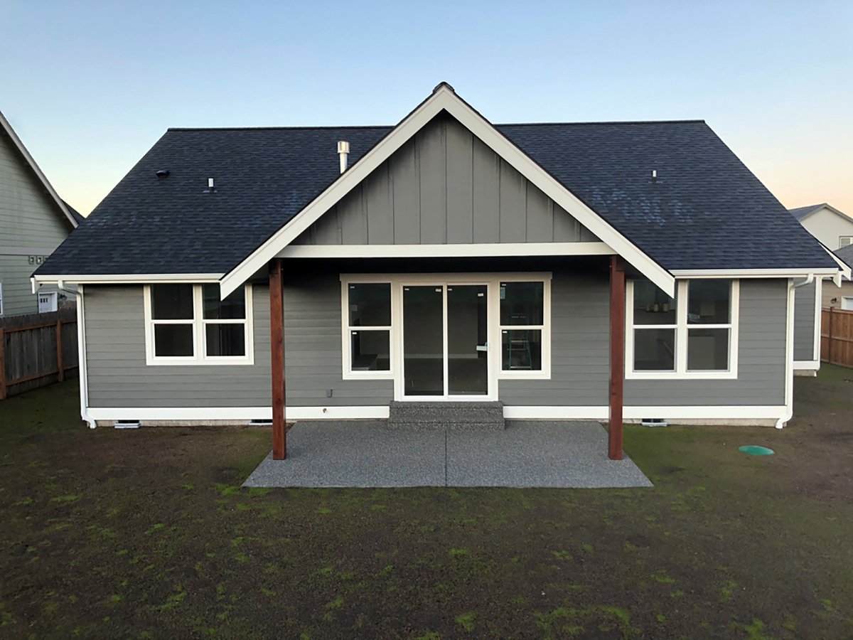 Country, Craftsman Plan with 1808 Sq. Ft., 3 Bedrooms, 2 Bathrooms, 2 Car Garage Rear Elevation