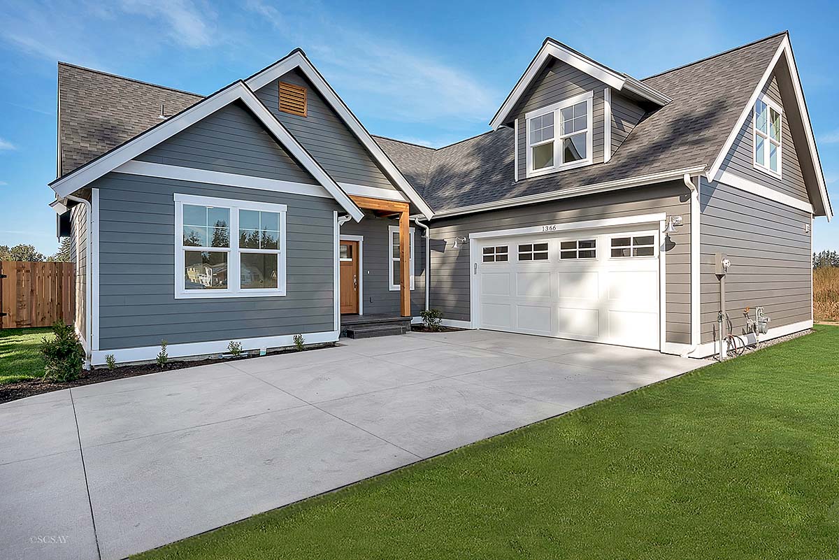 Craftsman, Traditional Plan with 2082 Sq. Ft., 3 Bedrooms, 2 Bathrooms, 2 Car Garage Elevation