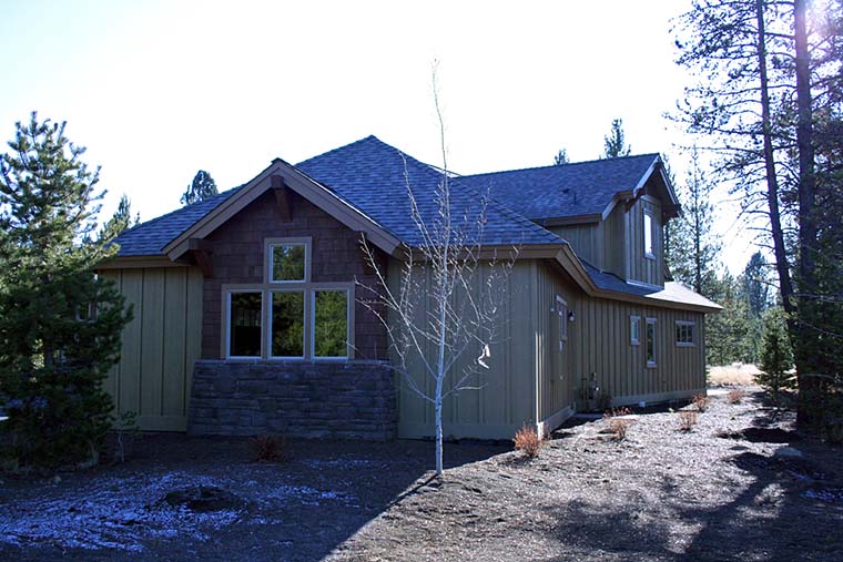 Country, Craftsman Plan with 2350 Sq. Ft., 3 Bedrooms, 4 Bathrooms, 2 Car Garage Picture 6