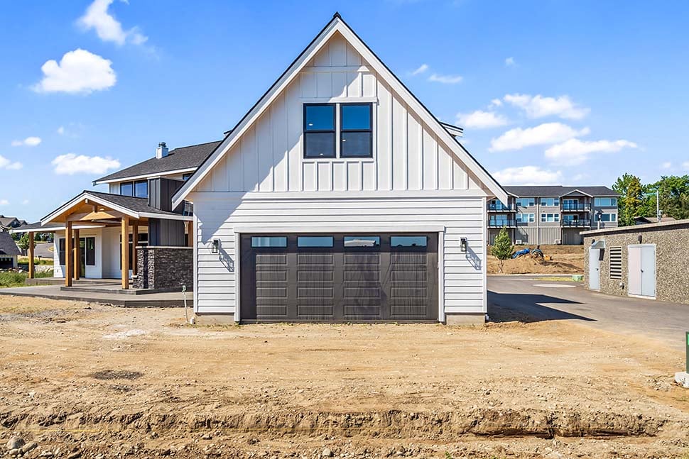 Country, Farmhouse Plan with 3864 Sq. Ft., 5 Bedrooms, 4 Bathrooms, 2 Car Garage Picture 7