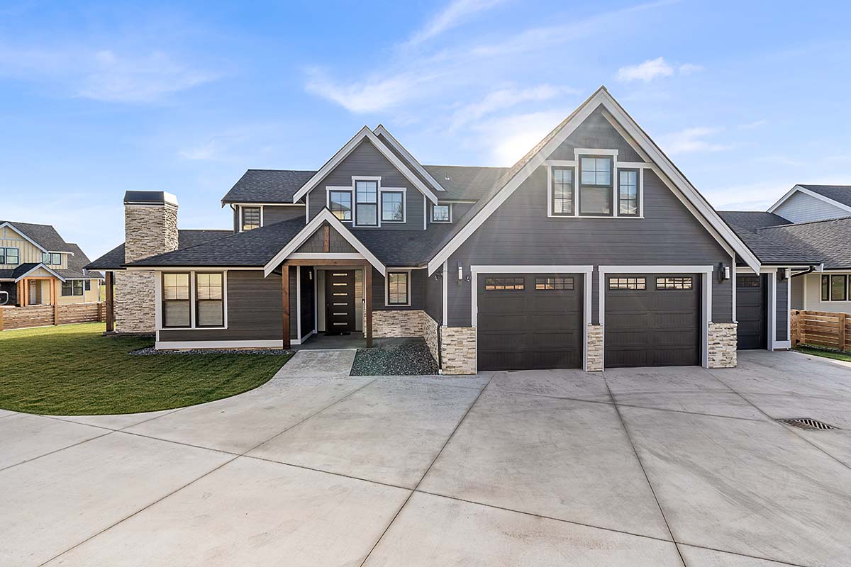 Contemporary, Farmhouse Plan with 2942 Sq. Ft., 4 Bedrooms, 4 Bathrooms, 3 Car Garage Elevation