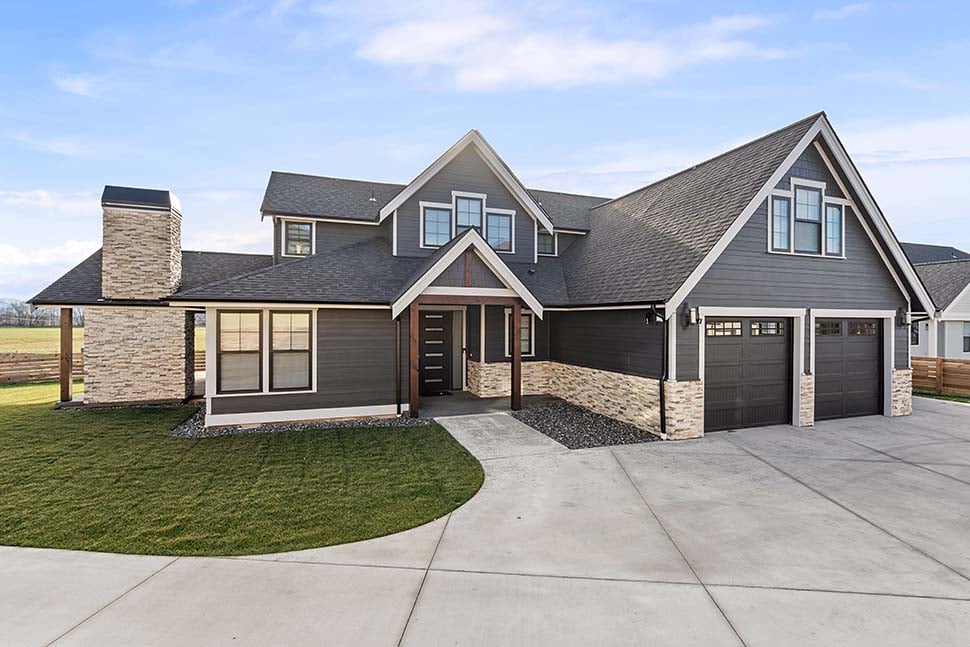 Contemporary, Farmhouse Plan with 2942 Sq. Ft., 4 Bedrooms, 4 Bathrooms, 3 Car Garage Picture 4