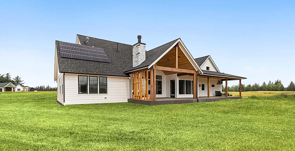 Farmhouse, Traditional Plan with 3614 Sq. Ft., 3 Bedrooms, 4 Bathrooms, 2 Car Garage Picture 45