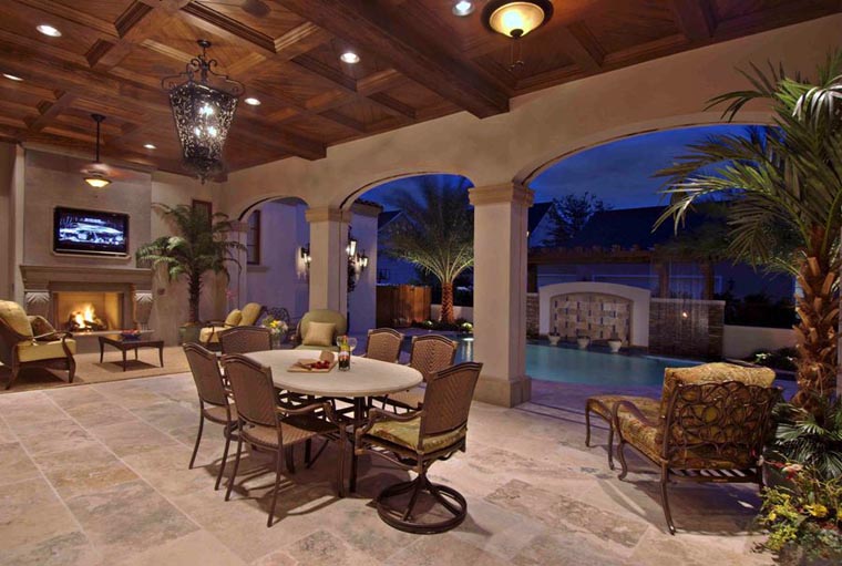 Mediterranean Plan with 6493 Sq. Ft., 6 Bedrooms, 7 Bathrooms, 3 Car Garage Picture 3