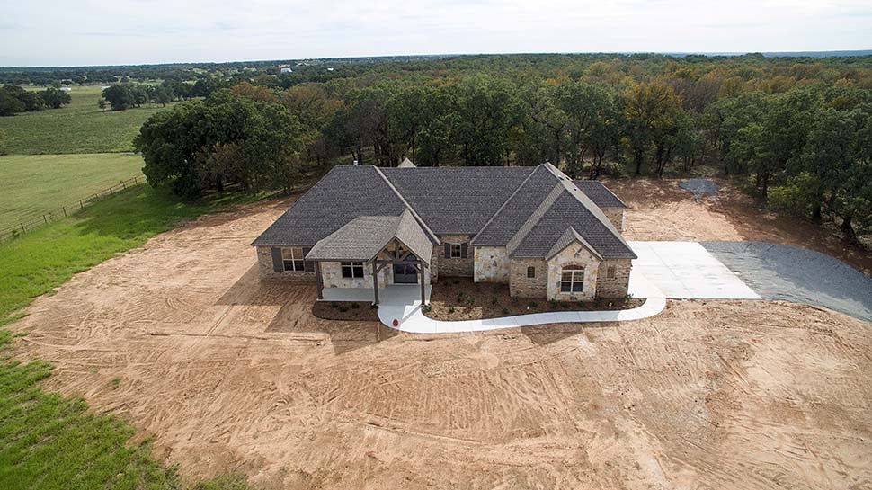Country, European Plan with 2816 Sq. Ft., 3 Bedrooms, 3 Bathrooms, 3 Car Garage Picture 7