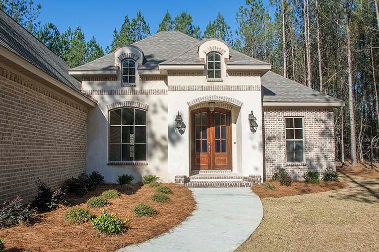 Country, French Country, Southern Plan with 2146 Sq. Ft., 4 Bedrooms, 3 Bathrooms, 2 Car Garage Picture 5