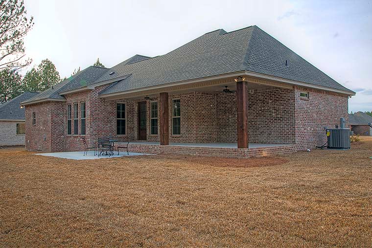 Country, European, French Country Plan with 2217 Sq. Ft., 3 Bedrooms, 3 Bathrooms, 2 Car Garage Picture 22