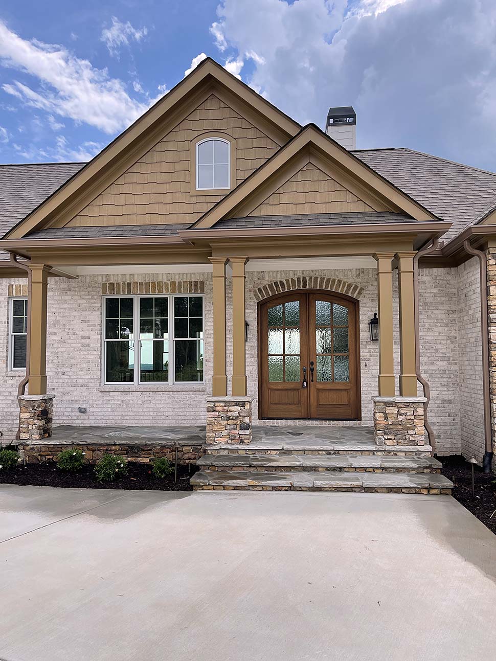 Craftsman, Traditional Plan with 3832 Sq. Ft., 4 Bedrooms, 4 Bathrooms, 3 Car Garage Picture 14