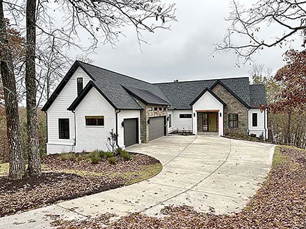 Contemporary Farmhouse Ranch Elevation of Plan 52044