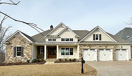 Craftsman Traditional Elevation of Plan 52051