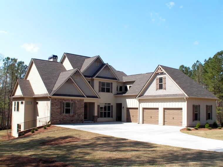Craftsman, Traditional Plan with 3197 Sq. Ft., 4 Bedrooms, 4 Bathrooms, 3 Car Garage Elevation