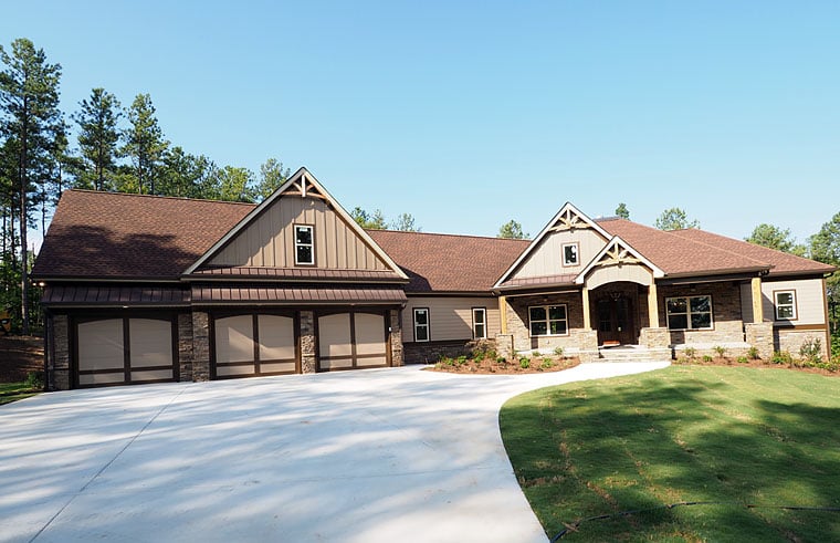 Cottage, Country, Craftsman, Traditional Plan with 2971 Sq. Ft., 4 Bedrooms, 4 Bathrooms, 3 Car Garage Elevation