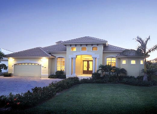 Florida, One-Story Plan with 2518 Sq. Ft., 3 Bedrooms, 3 Bathrooms, 2 Car Garage Elevation
