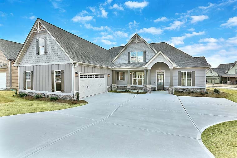 Cottage, Craftsman, Traditional Plan with 2485 Sq. Ft., 4 Bedrooms, 4 Bathrooms, 2 Car Garage Elevation