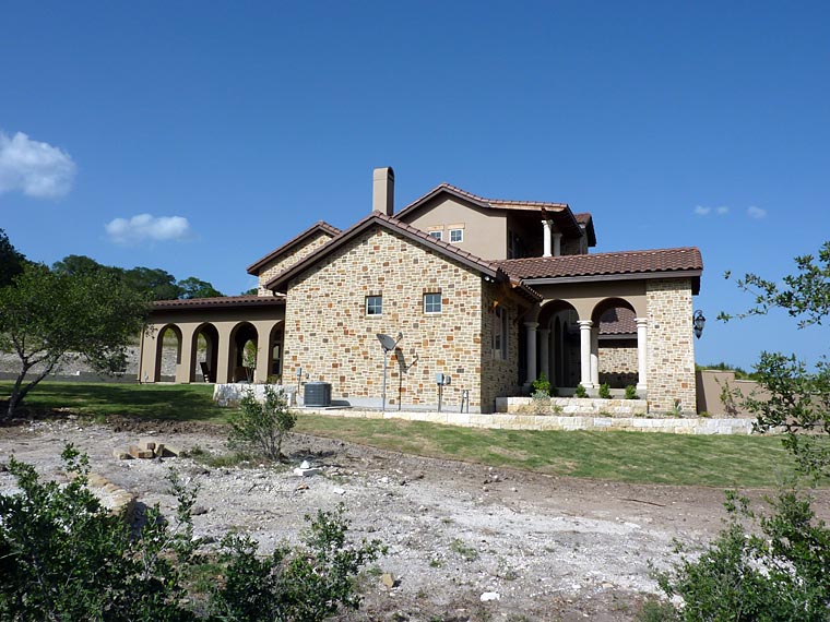 Mediterranean, Tuscan Plan with 3691 Sq. Ft., 4 Bedrooms, 4 Bathrooms, 3 Car Garage Picture 23