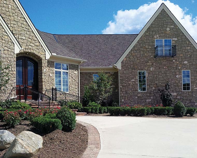 French Country, Traditional Plan with 3942 Sq. Ft., 4 Bedrooms, 4 Bathrooms, 3 Car Garage Picture 7
