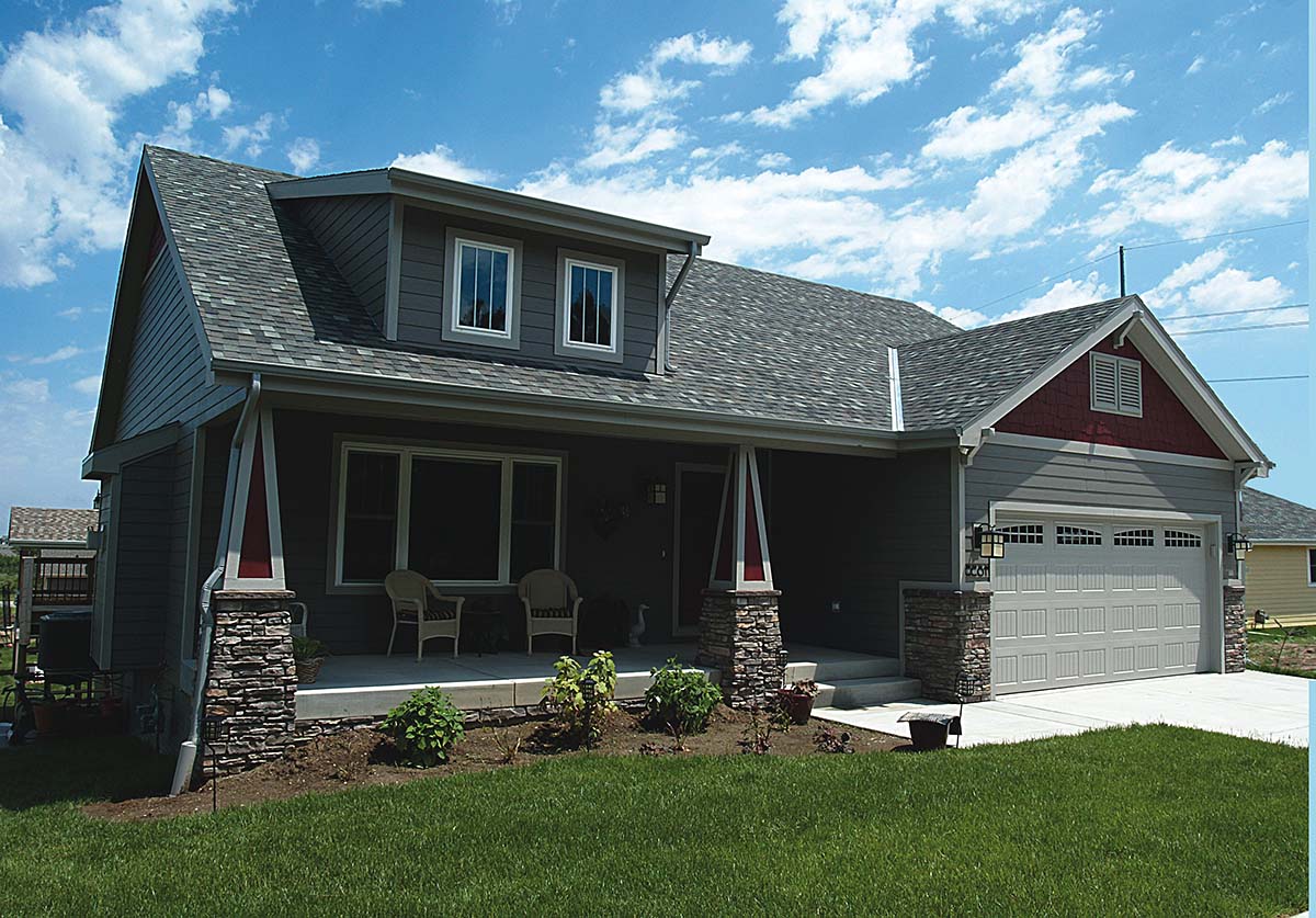 Craftsman Plan with 1195 Sq. Ft., 3 Bedrooms, 2 Bathrooms, 2 Car Garage Elevation