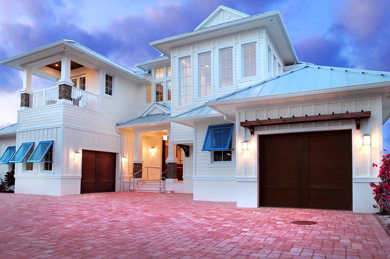 Florida, Mediterranean Plan with 4450 Sq. Ft., 4 Bedrooms, 6 Bathrooms, 2 Car Garage Picture 3