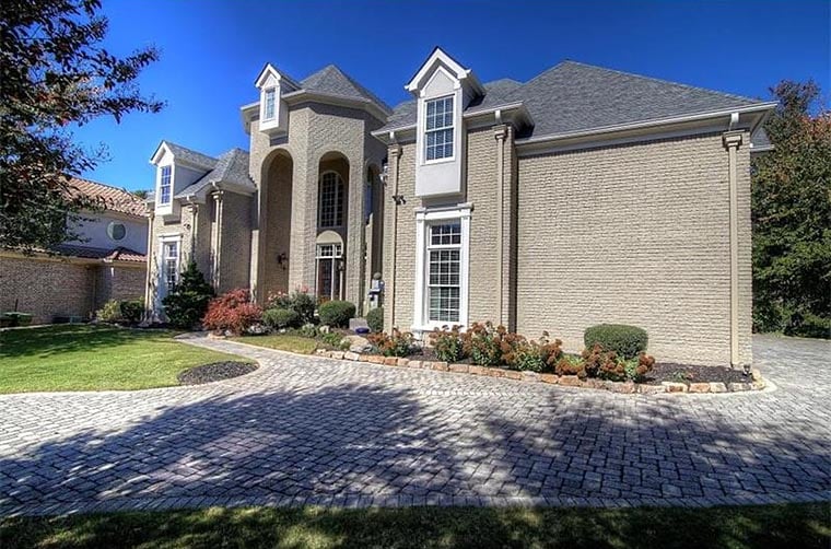 European, Traditional Plan with 4140 Sq. Ft., 4 Bedrooms, 5 Bathrooms, 3 Car Garage Picture 16
