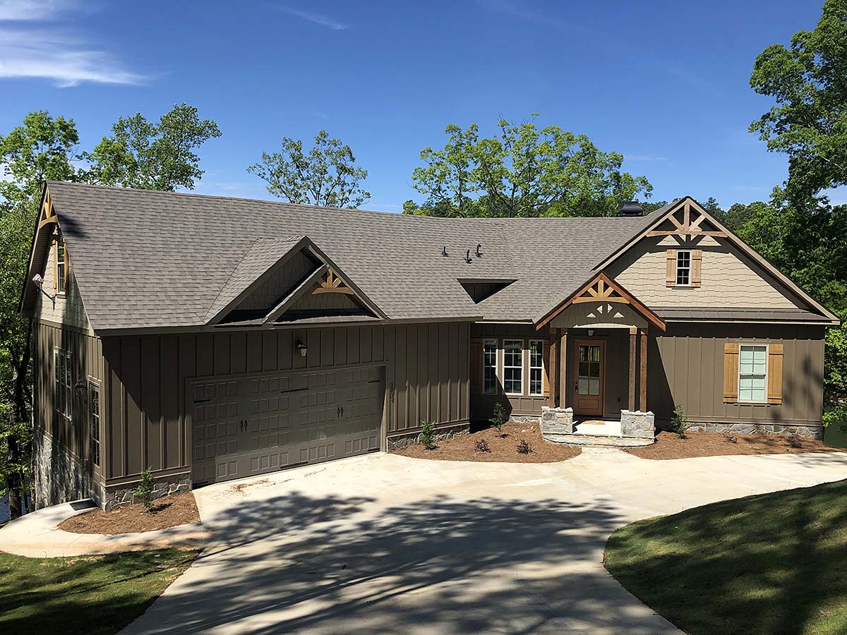 Craftsman, European Plan with 2344 Sq. Ft., 3 Bedrooms, 3 Bathrooms, 2 Car Garage Elevation