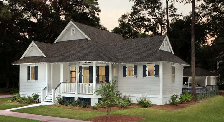 Southern, Traditional Plan with 1526 Sq. Ft., 3 Bedrooms, 2 Bathrooms Picture 3
