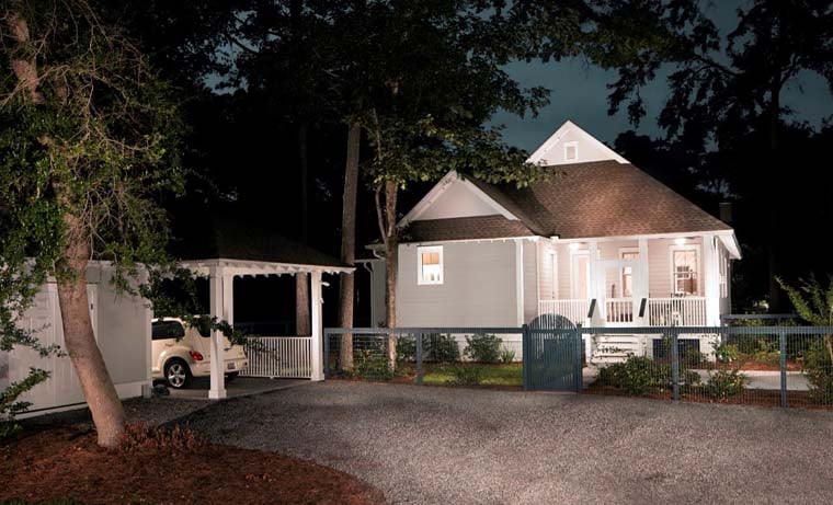 Southern, Traditional Plan with 1526 Sq. Ft., 3 Bedrooms, 2 Bathrooms Rear Elevation