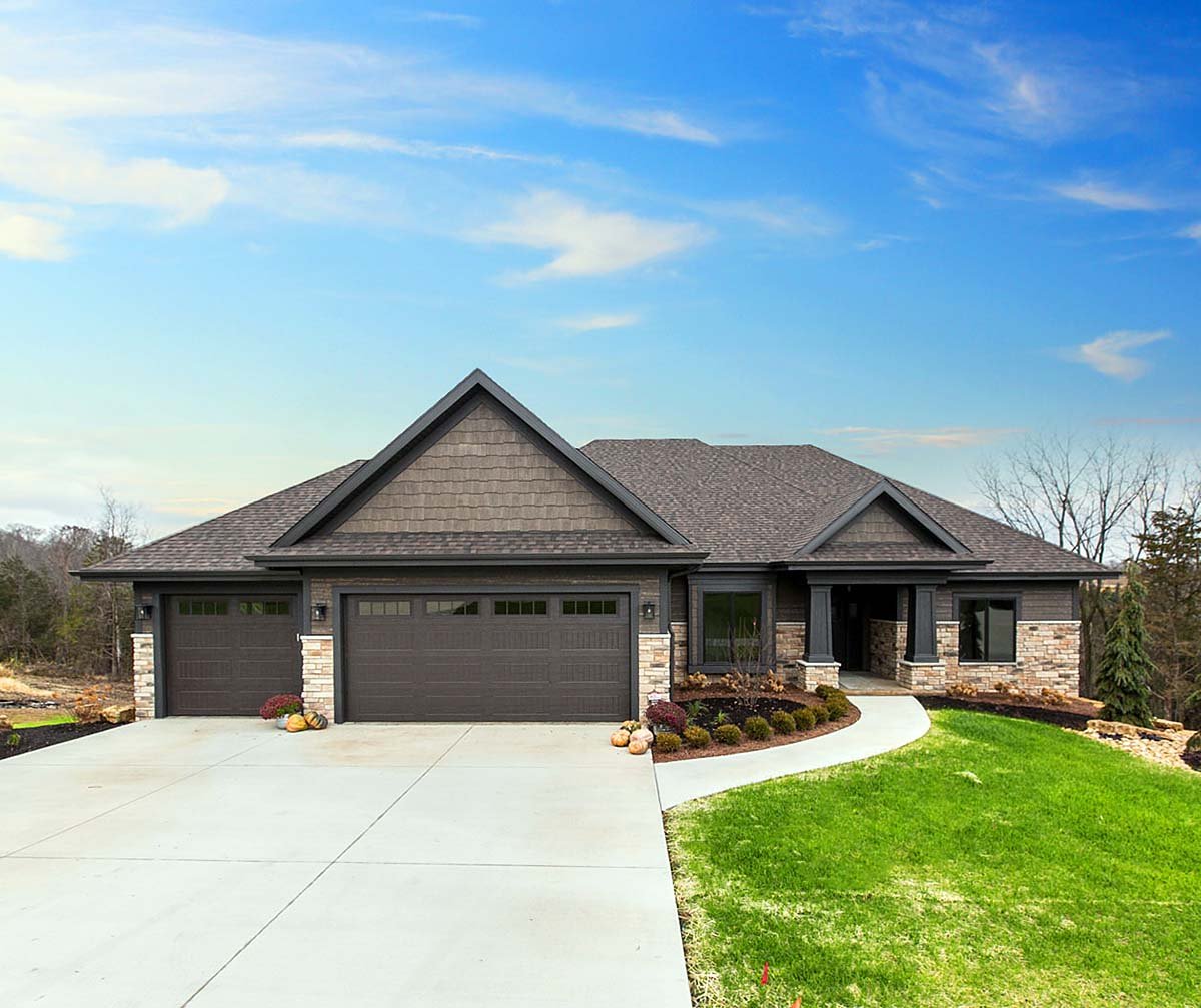 Craftsman, Ranch Plan with 3583 Sq. Ft., 4 Bedrooms, 3 Bathrooms, 3 Car Garage Elevation