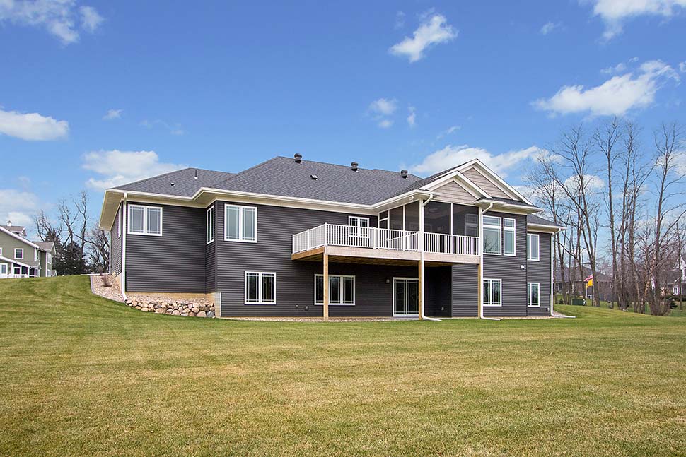 Craftsman, Ranch Plan with 3661 Sq. Ft., 5 Bedrooms, 3 Bathrooms, 3 Car Garage Picture 3