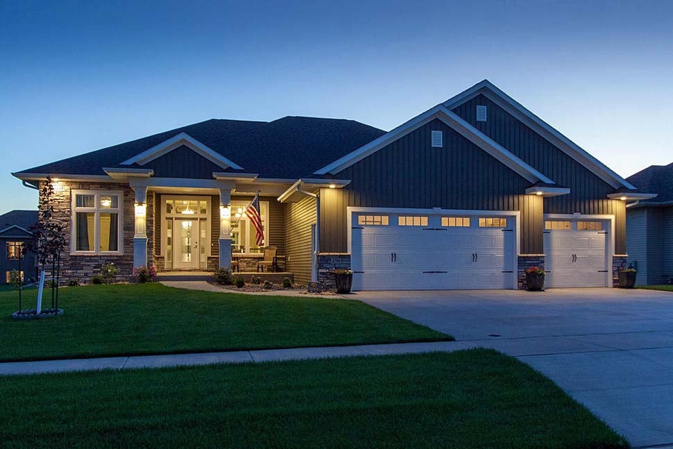 Craftsman, Ranch, Traditional Plan with 3235 Sq. Ft., 5 Bedrooms, 4 Bathrooms, 3 Car Garage Picture 20