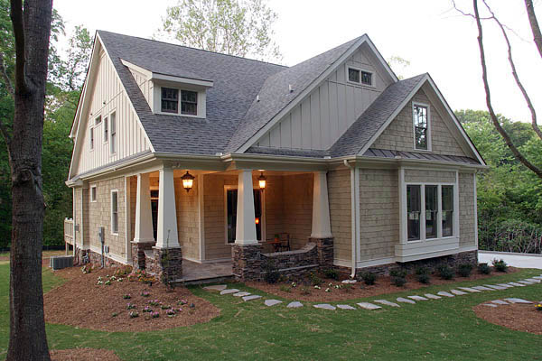 Craftsman Plan with 3011 Sq. Ft., 4 Bedrooms, 4 Bathrooms, 2 Car Garage Elevation