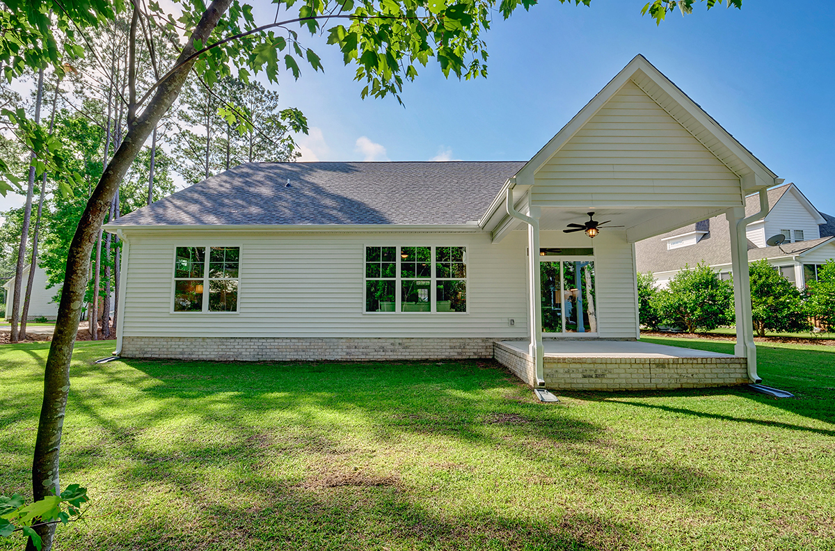 Cottage, Country, Craftsman, Farmhouse Plan with 2232 Sq. Ft., 4 Bedrooms, 3 Bathrooms, 2 Car Garage Rear Elevation