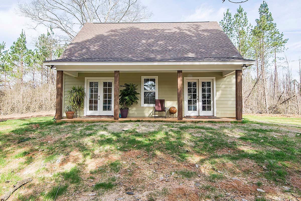 Cabin, Cottage, Country, Craftsman, Farmhouse, Traditional Plan with 1227 Sq. Ft., 1 Bedrooms, 2 Bathrooms Elevation