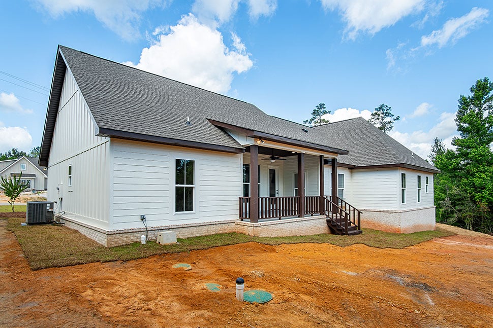 Country, Craftsman, Farmhouse, New American Style, Traditional Plan with 2092 Sq. Ft., 4 Bedrooms, 2 Bathrooms, 2 Car Garage Picture 30