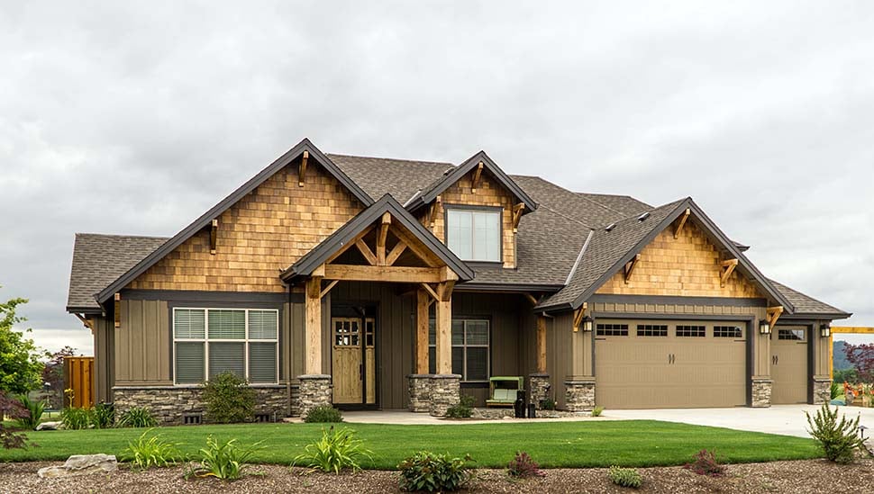 Bungalow, Craftsman Plan with 2735 Sq. Ft., 3 Bedrooms, 3 Bathrooms, 3 Car Garage Picture 7