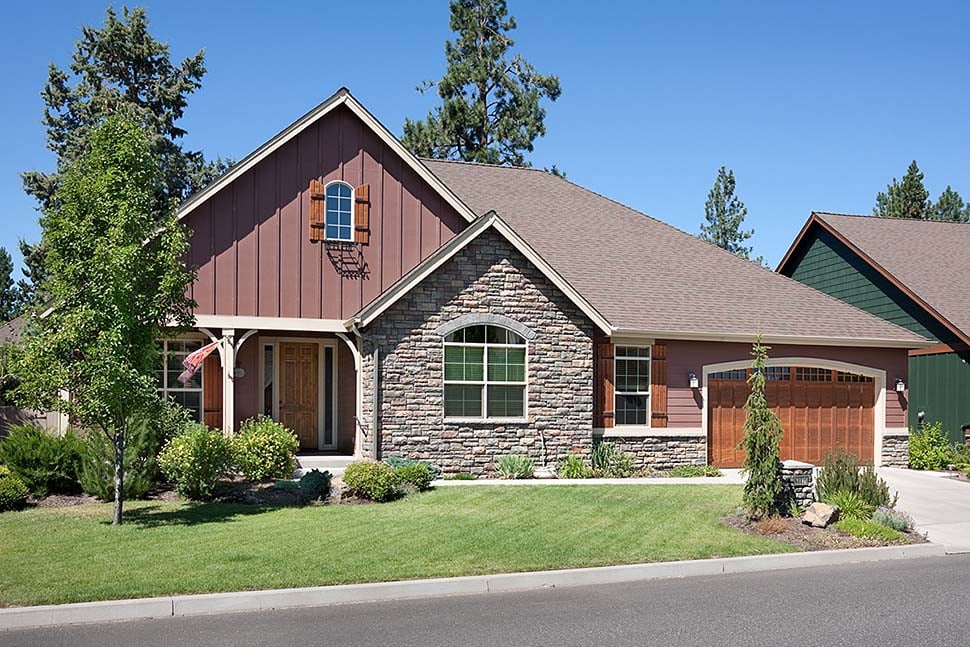 Craftsman, Ranch, Traditional Plan with 2013 Sq. Ft., 3 Bedrooms, 2 Bathrooms, 3 Car Garage Elevation