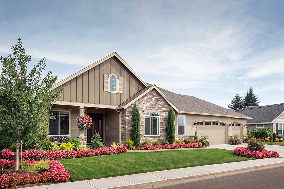 Craftsman, Ranch, Traditional Plan with 2013 Sq. Ft., 3 Bedrooms, 2 Bathrooms, 3 Car Garage Picture 8