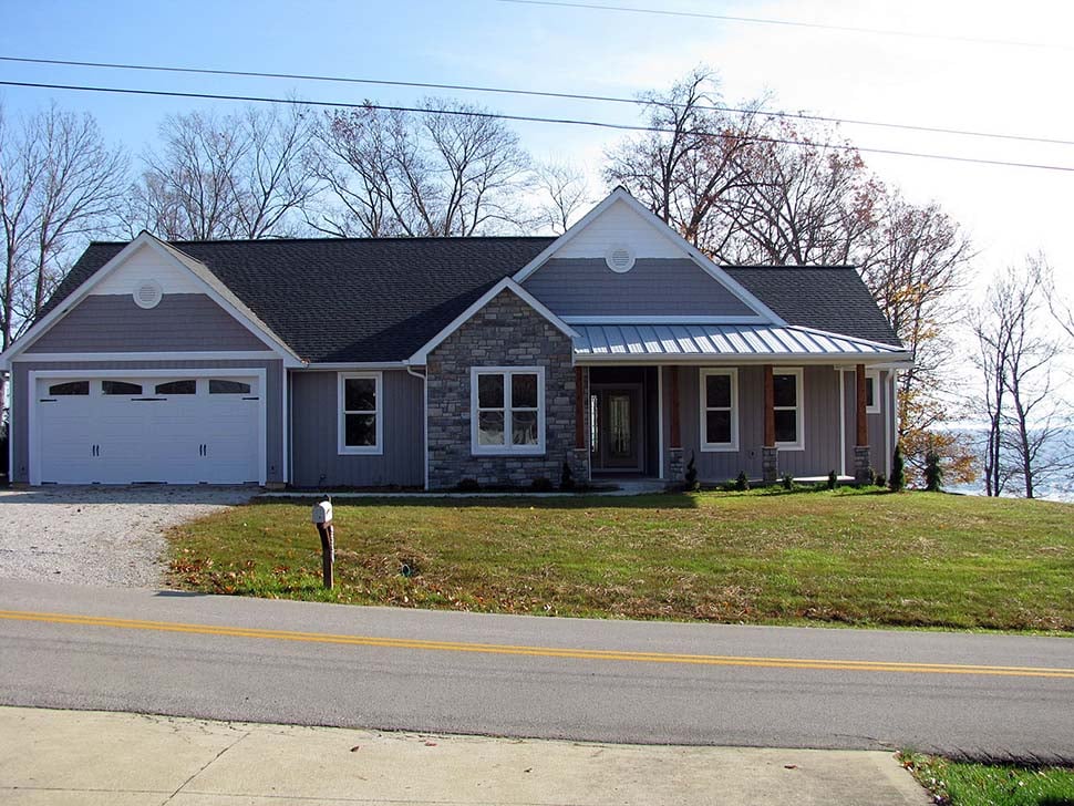 Craftsman, Ranch Plan with 1873 Sq. Ft., 3 Bedrooms, 2 Bathrooms, 3 Car Garage Picture 7