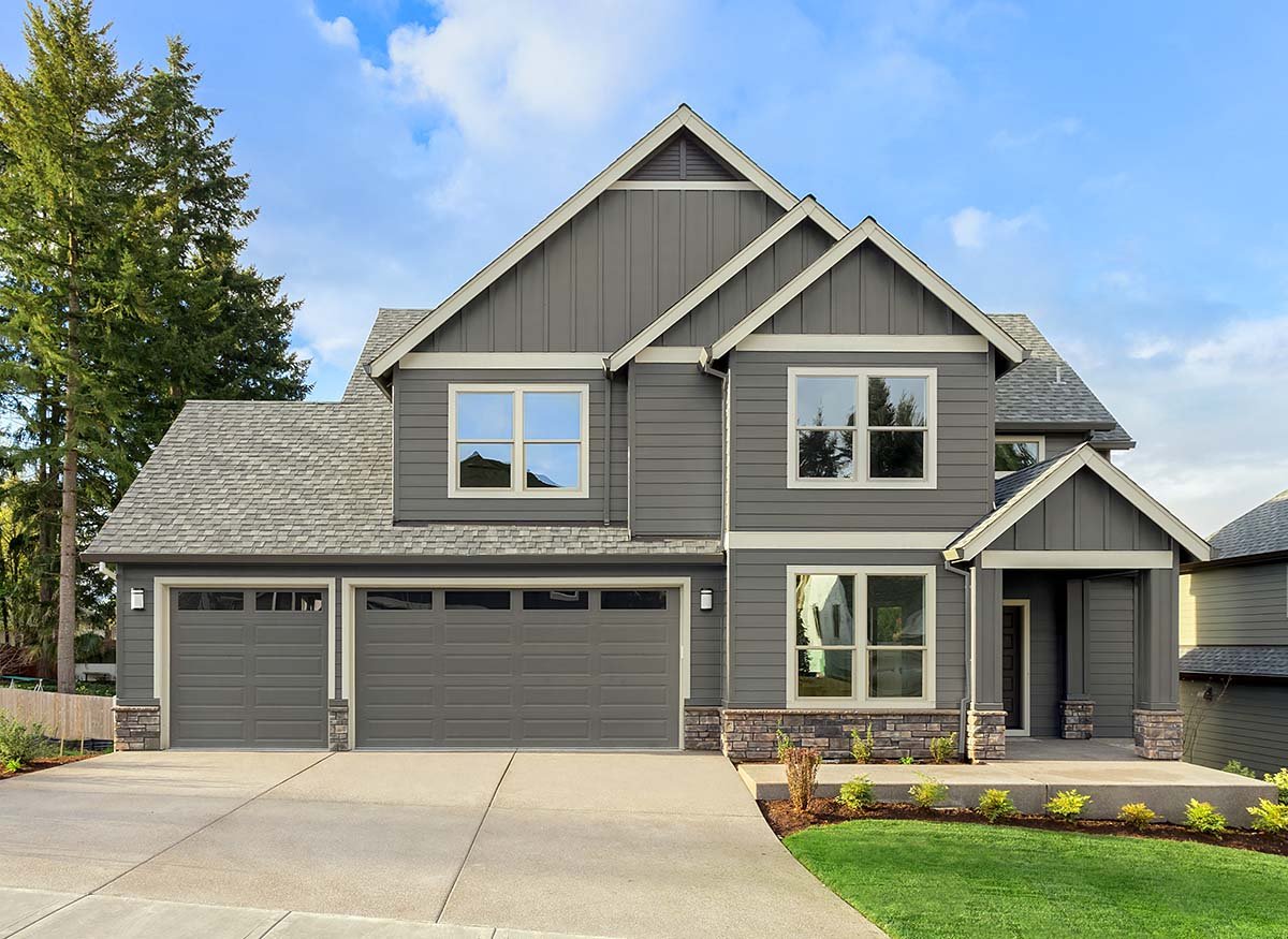 Craftsman, Traditional Plan with 2453 Sq. Ft., 4 Bedrooms, 3 Bathrooms, 2 Car Garage Picture 2