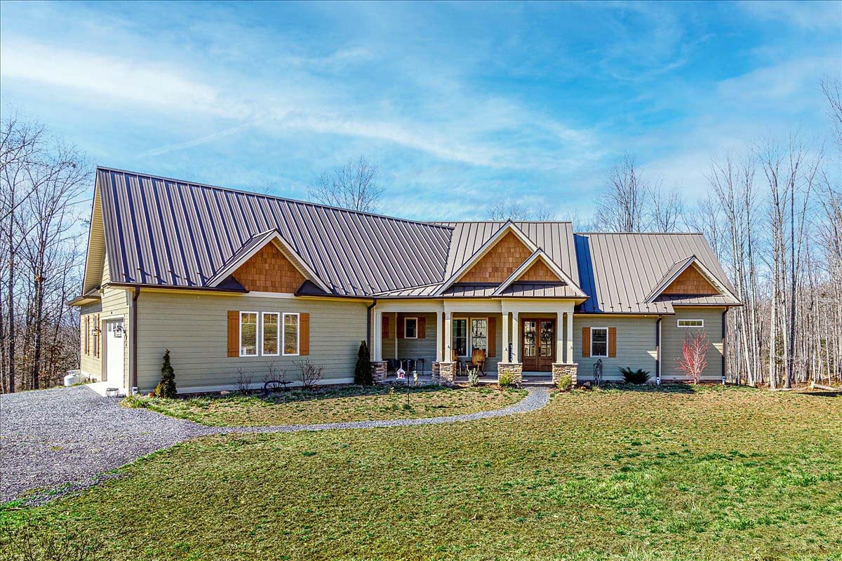 Farmhouse, Southern Plan with 3126 Sq. Ft., 3 Bedrooms, 3 Bathrooms, 2 Car Garage Elevation