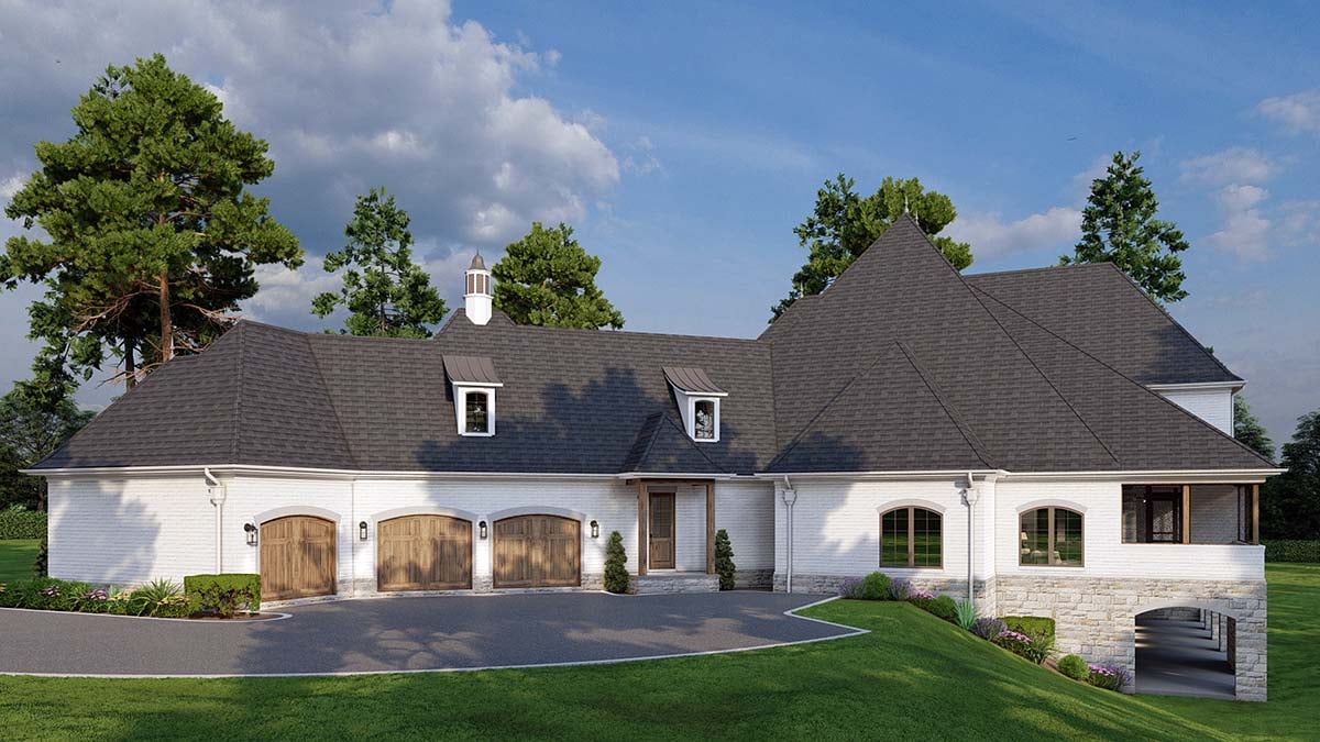 Colonial, European Plan with 11715 Sq. Ft., 7 Bedrooms, 11 Bathrooms, 3 Car Garage Picture 2