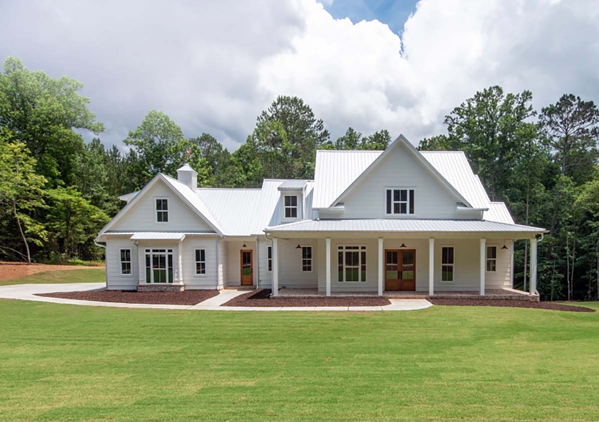 Country, Farmhouse, Southern Plan with 2993 Sq. Ft., 4 Bedrooms, 4 Bathrooms, 3 Car Garage Picture 2