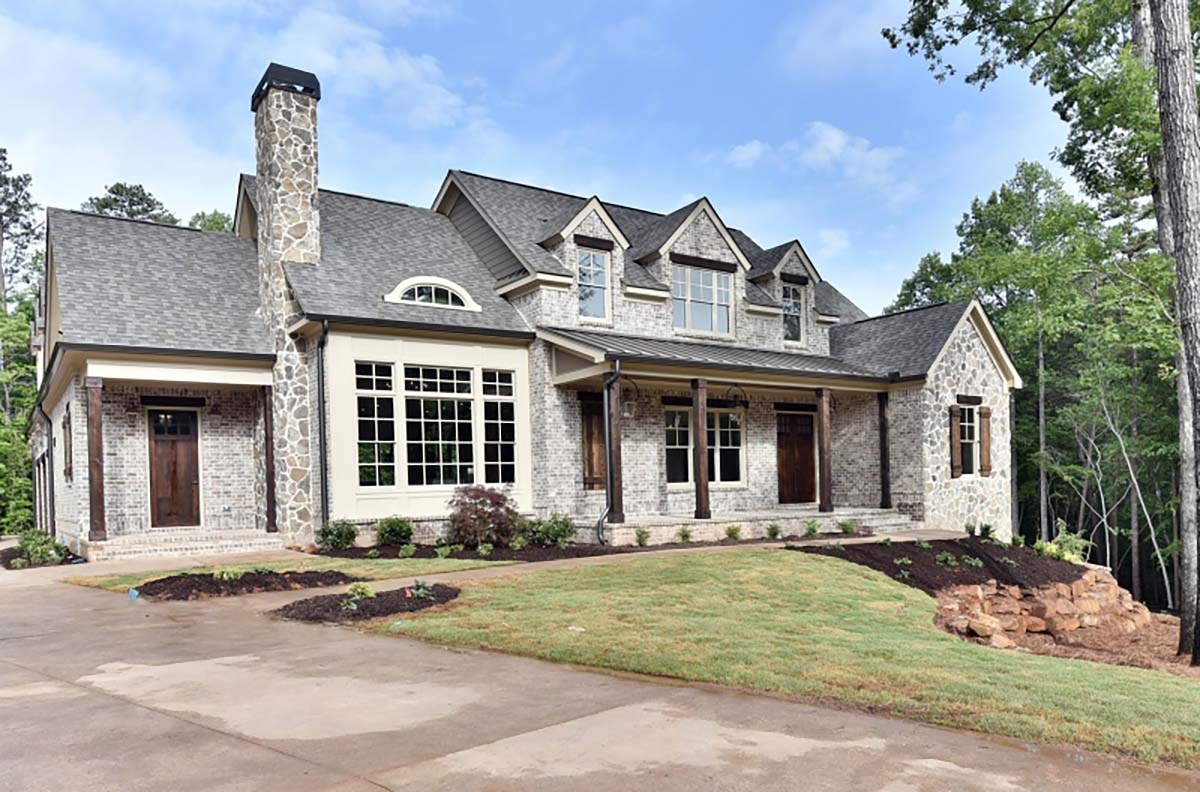 Country, Southern Plan with 3306 Sq. Ft., 4 Bedrooms, 4 Bathrooms, 3 Car Garage Picture 2