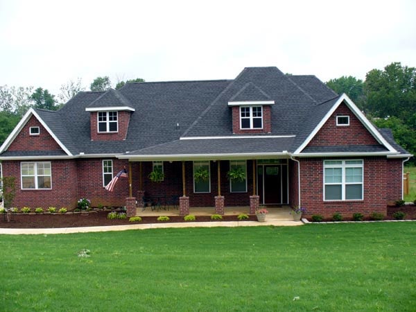 European Plan with 2040 Sq. Ft., 4 Bedrooms, 3 Bathrooms, 2 Car Garage Picture 4