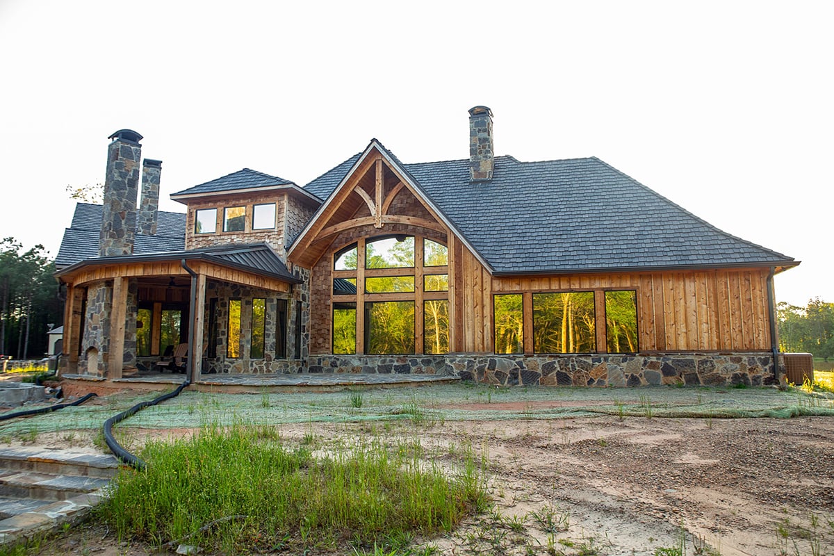 Country, Craftsman, Southern, Traditional Plan with 5130 Sq. Ft., 6 Bedrooms, 6 Bathrooms, 3 Car Garage Rear Elevation