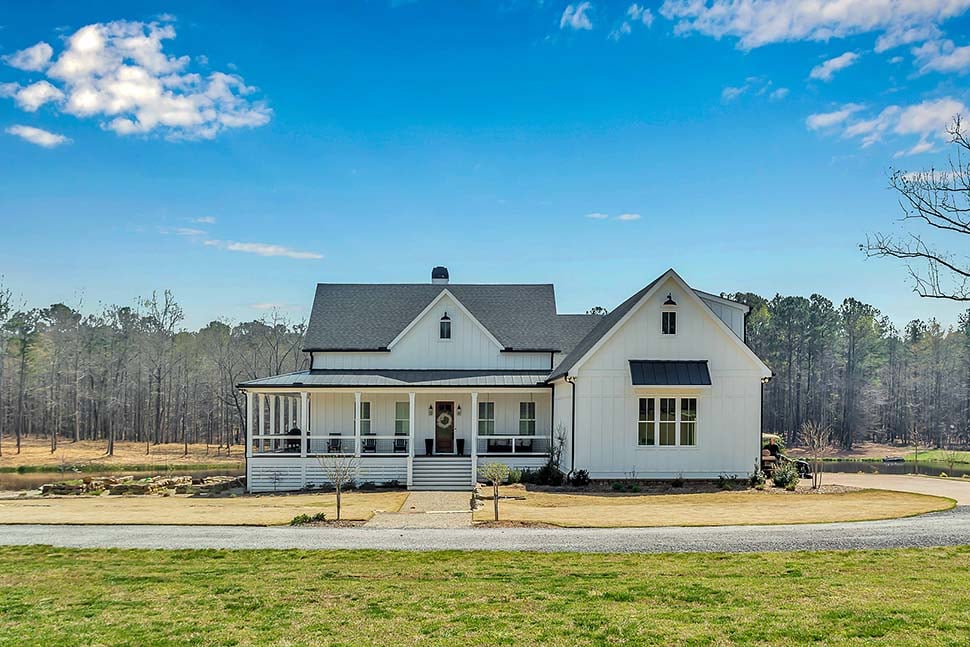 Country, Farmhouse, Southern Plan with 2230 Sq. Ft., 3 Bedrooms, 3 Bathrooms, 2 Car Garage Picture 2
